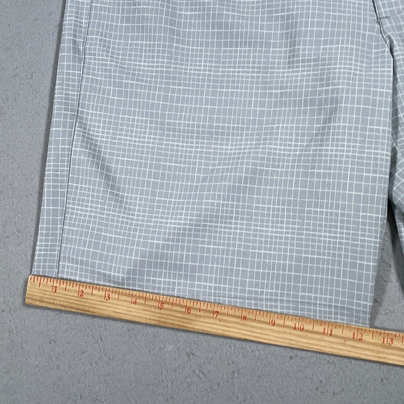 PGA Tour Men's Golf Shorts Active‎ Performance Stretch Plaid 36 Grey Inseam 10" - Picture 3 of 9